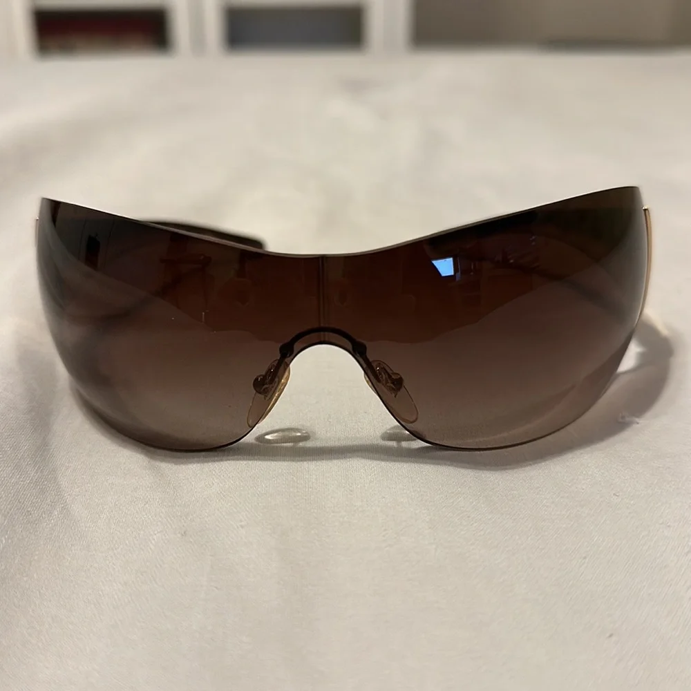 Prada sunglasses - Picture 4 of 4